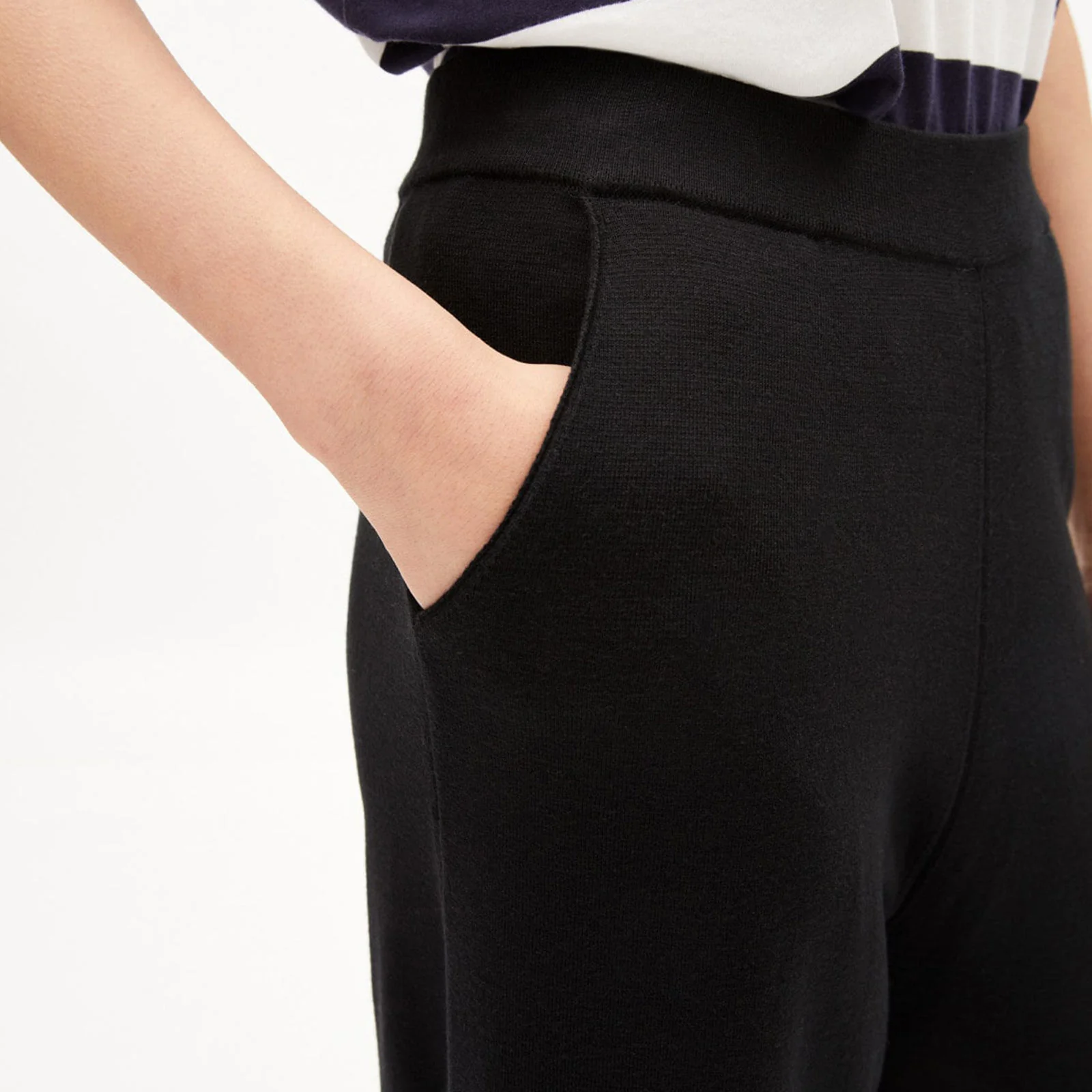 Apaania Pants black - Image 4