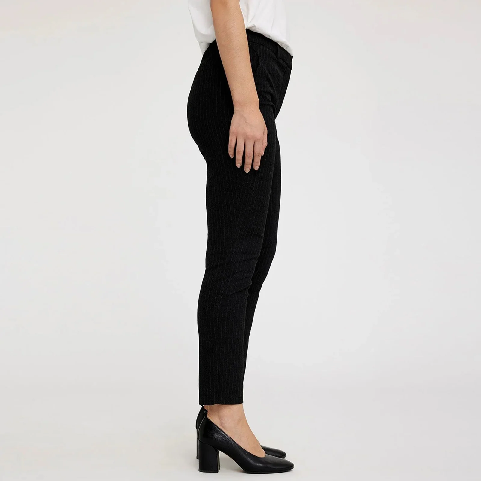 Kylie Crop Trousers 553 charcoal pinstripe - Image 3