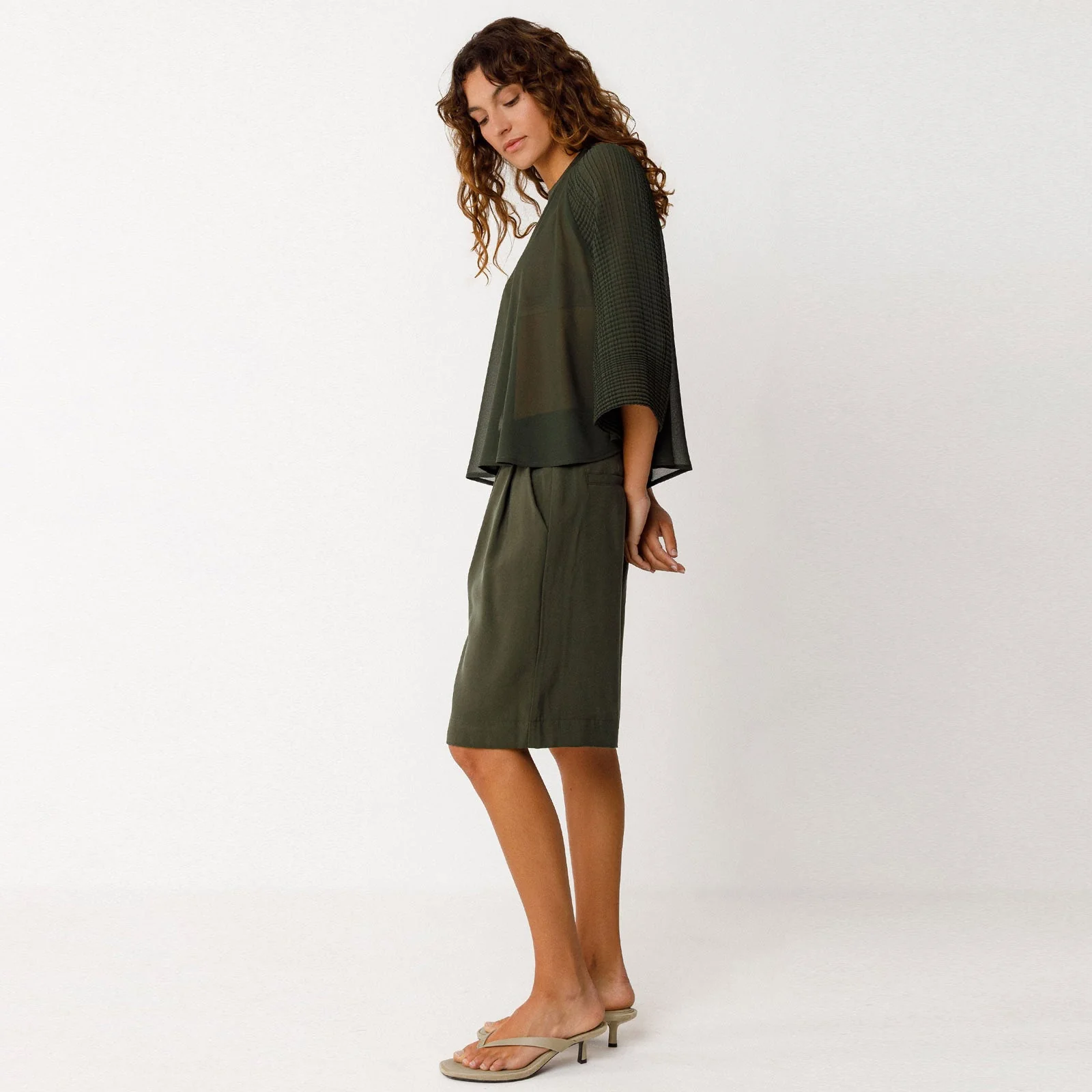 Laida Shorts bottle green - Image 2