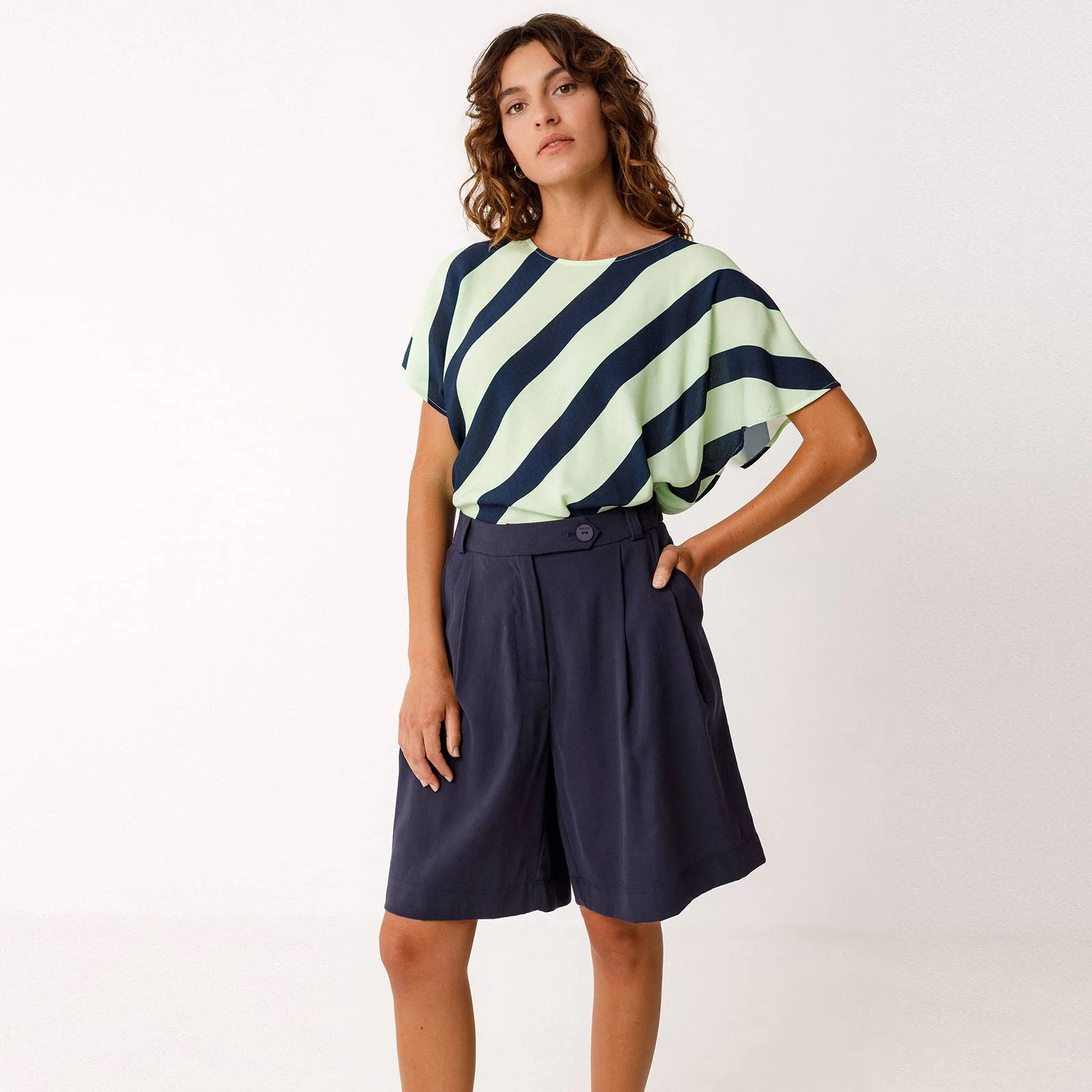 Laida Shorts navy