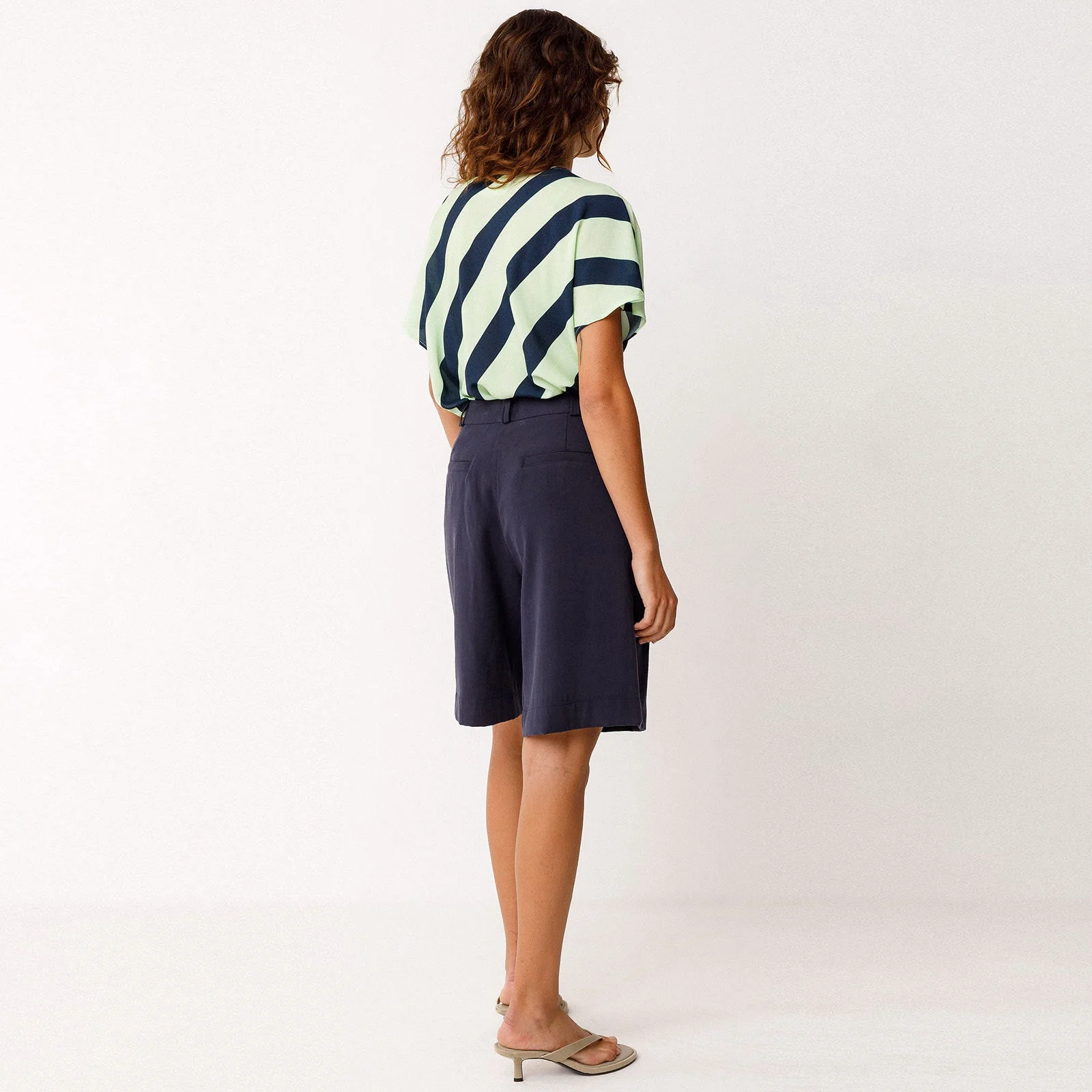 Laida Shorts navy - Image 2