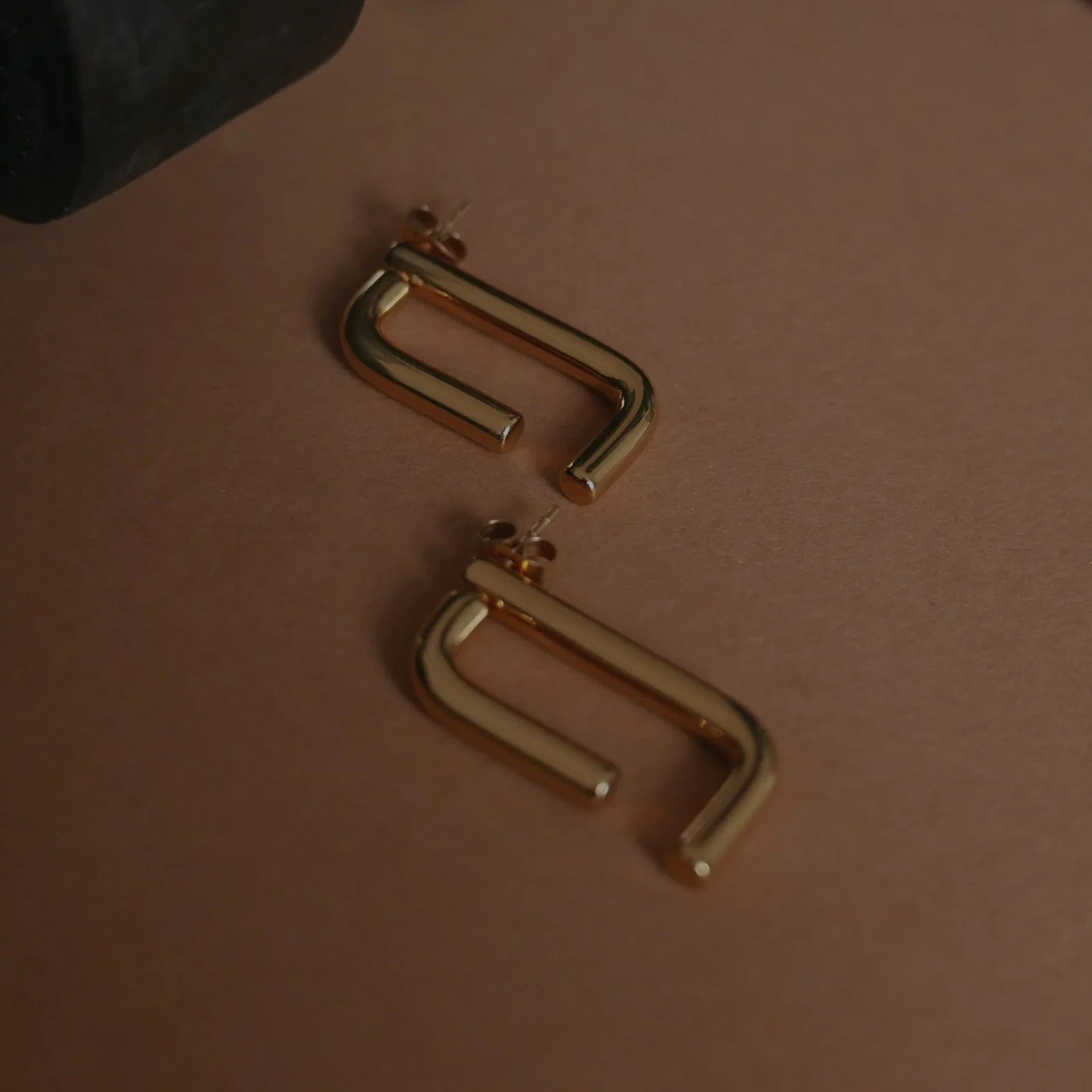 Linked Earrings gold - Image 4