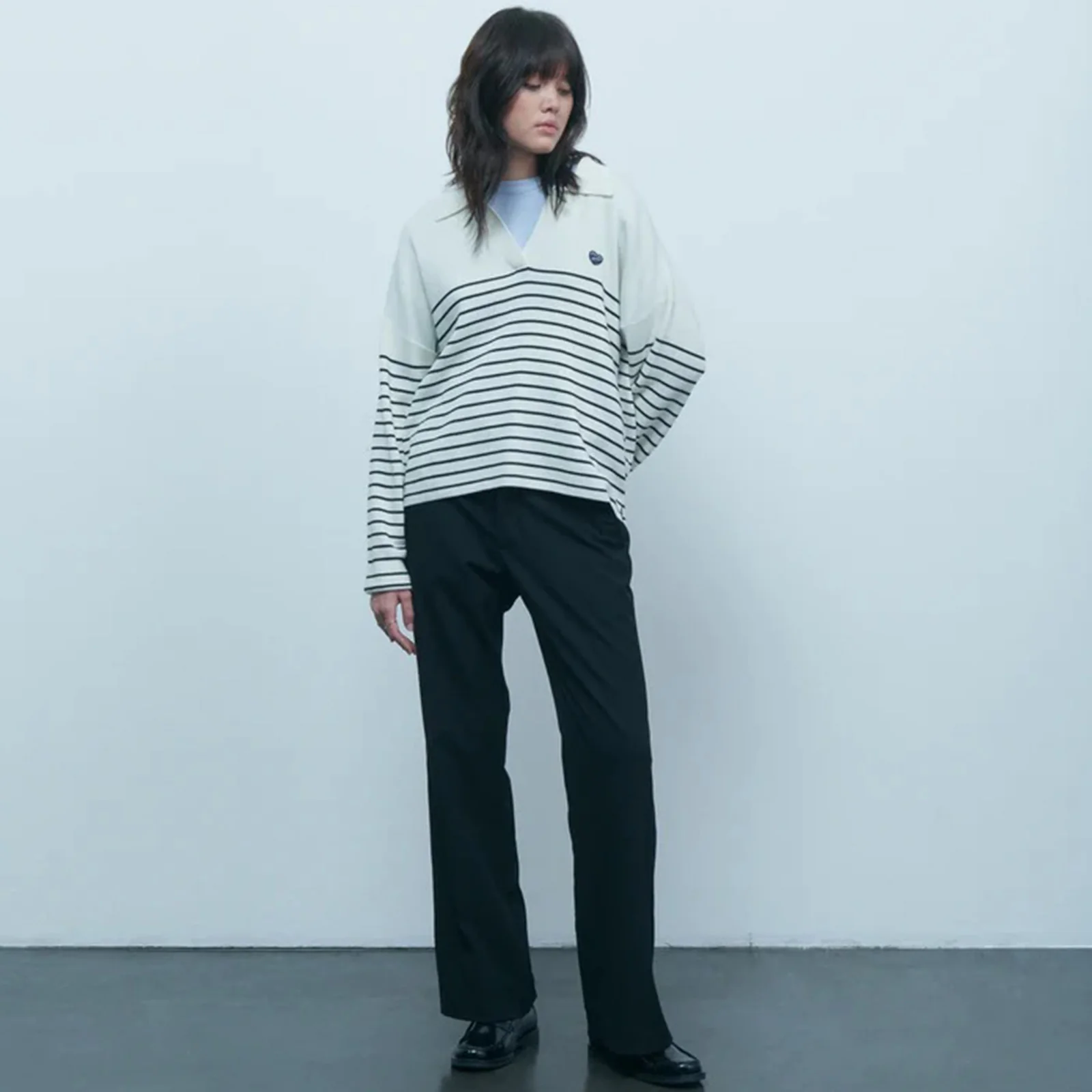 Mondovie Patch Coeur Pullover off white black - Image 2