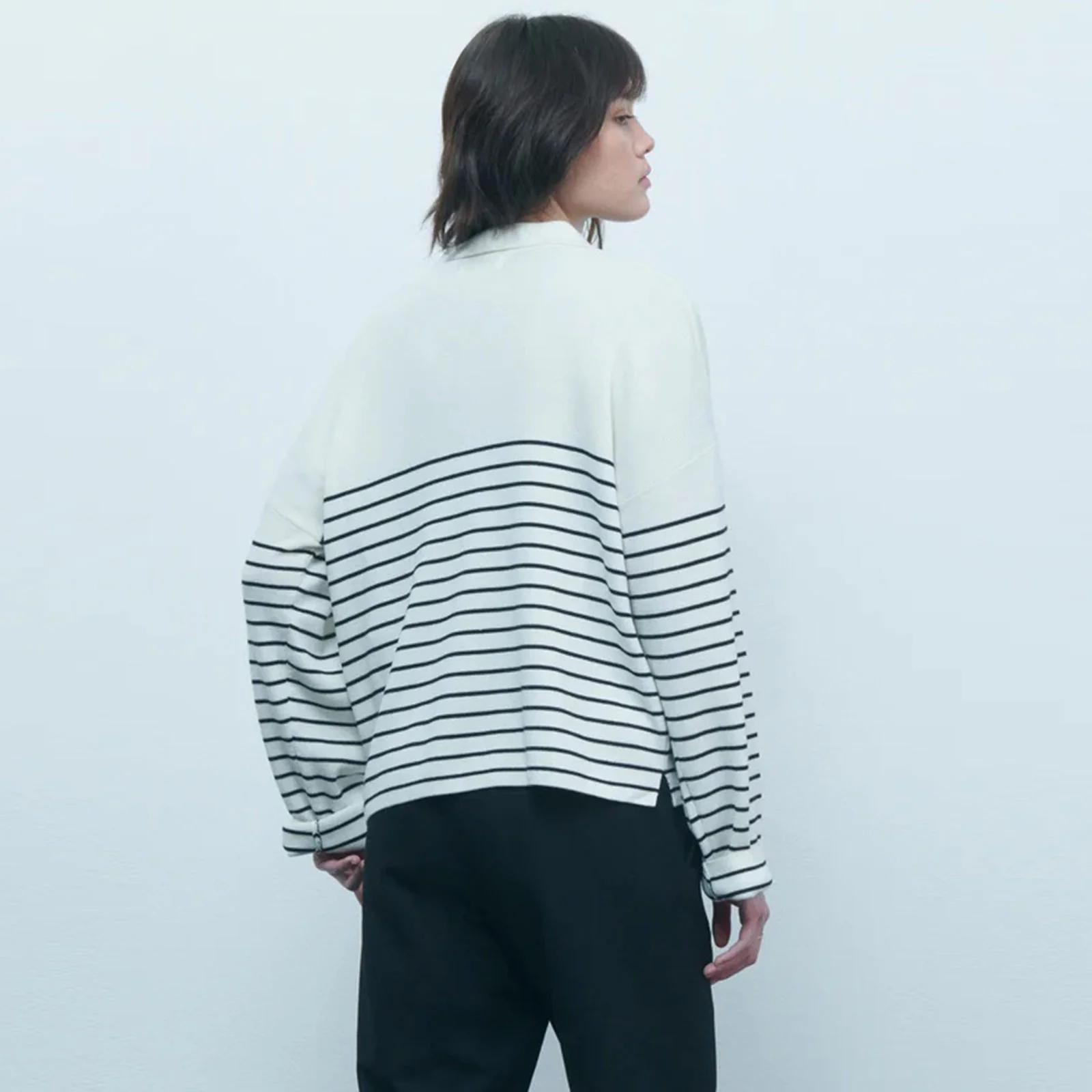 Mondovie Patch Coeur Pullover off white black - Image 4