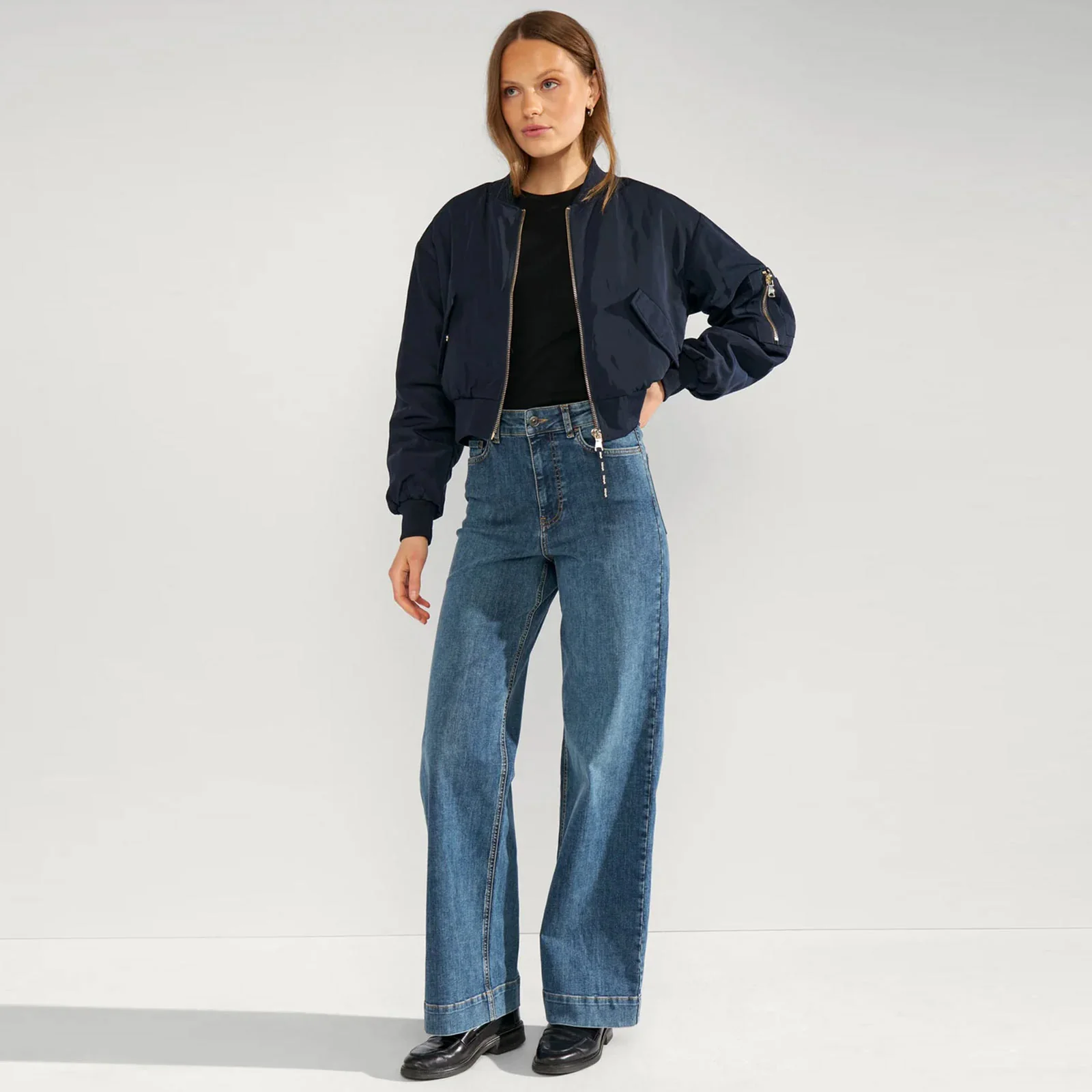 Numianna Cropped Bomber Jacket salute - Image 3
