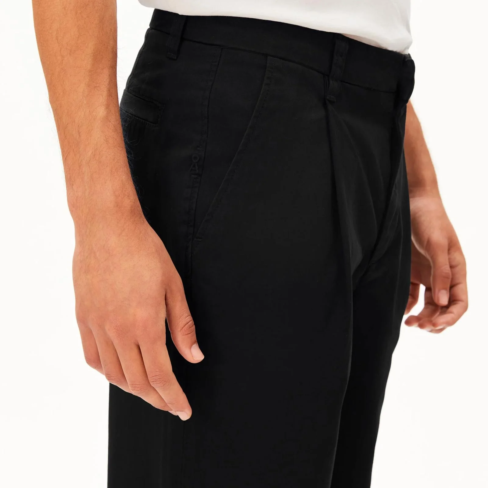 Taamir Pleated Chino Pant black - Image 4