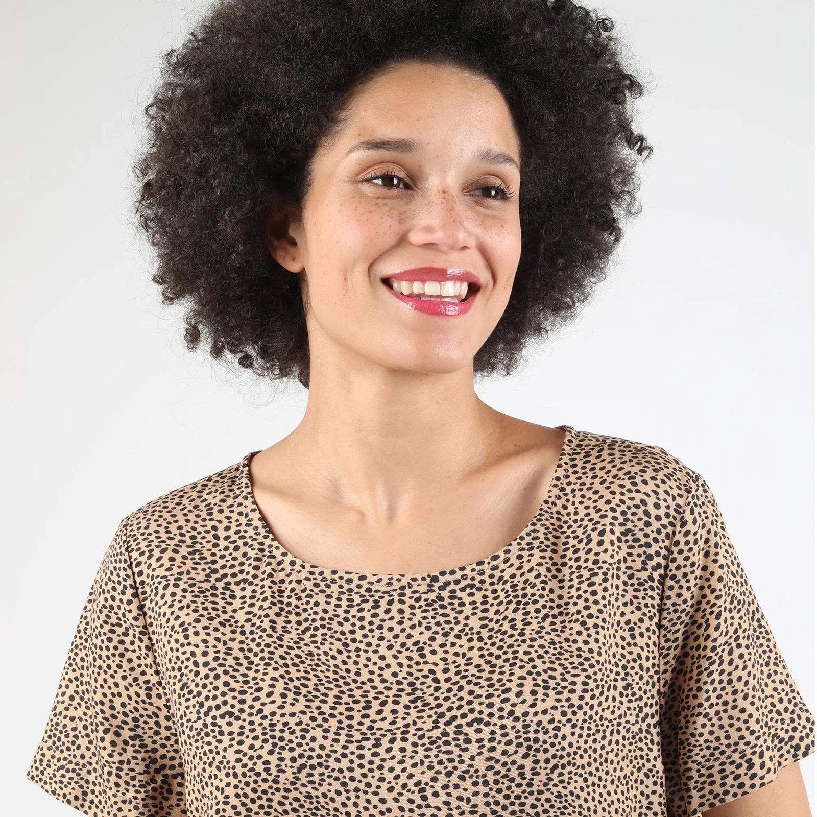 WeHella Short Sleeve Shirt sand - Image 2